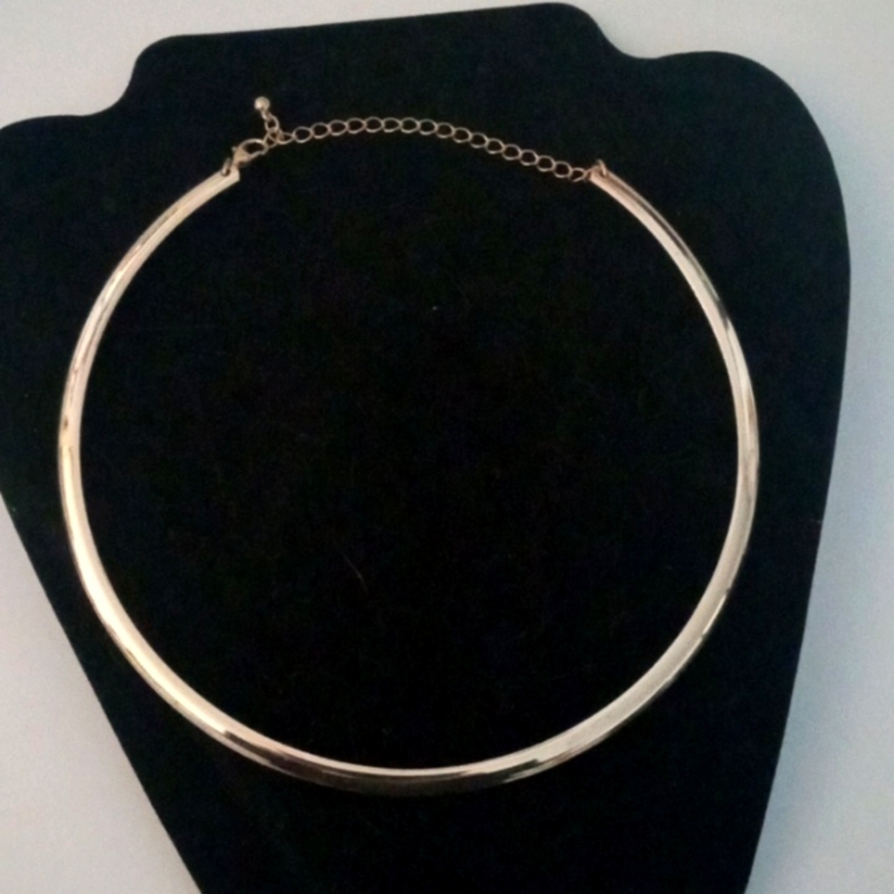 A neclace